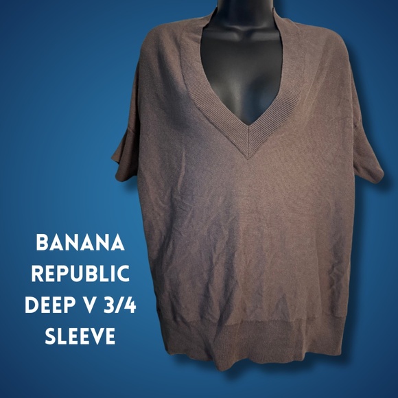 Banana Republic Deep V-Neck Sweater - Effortlessly Chic! - Picture 1 of 6